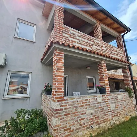 Memic 100 M Do Plaze, Memic Only 100m From * Poreč