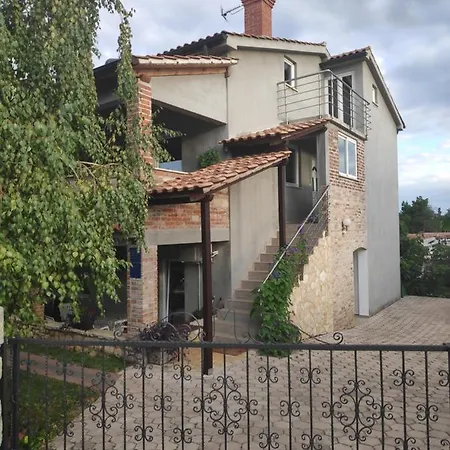 Memic 100 M Do Plaze, Memic Only 100m From Appartamento Porec