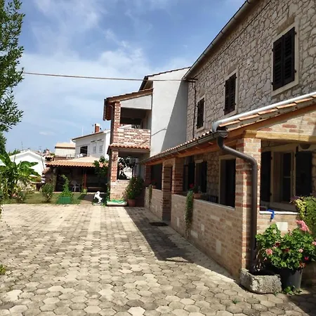 Memic 100 M Do Plaze, Memic Only 100m From Poreč