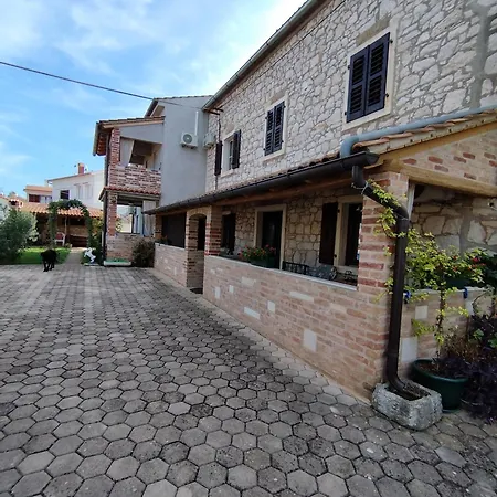 Memic 100 M Do Plaze, Memic Only 100m From Lejlighed